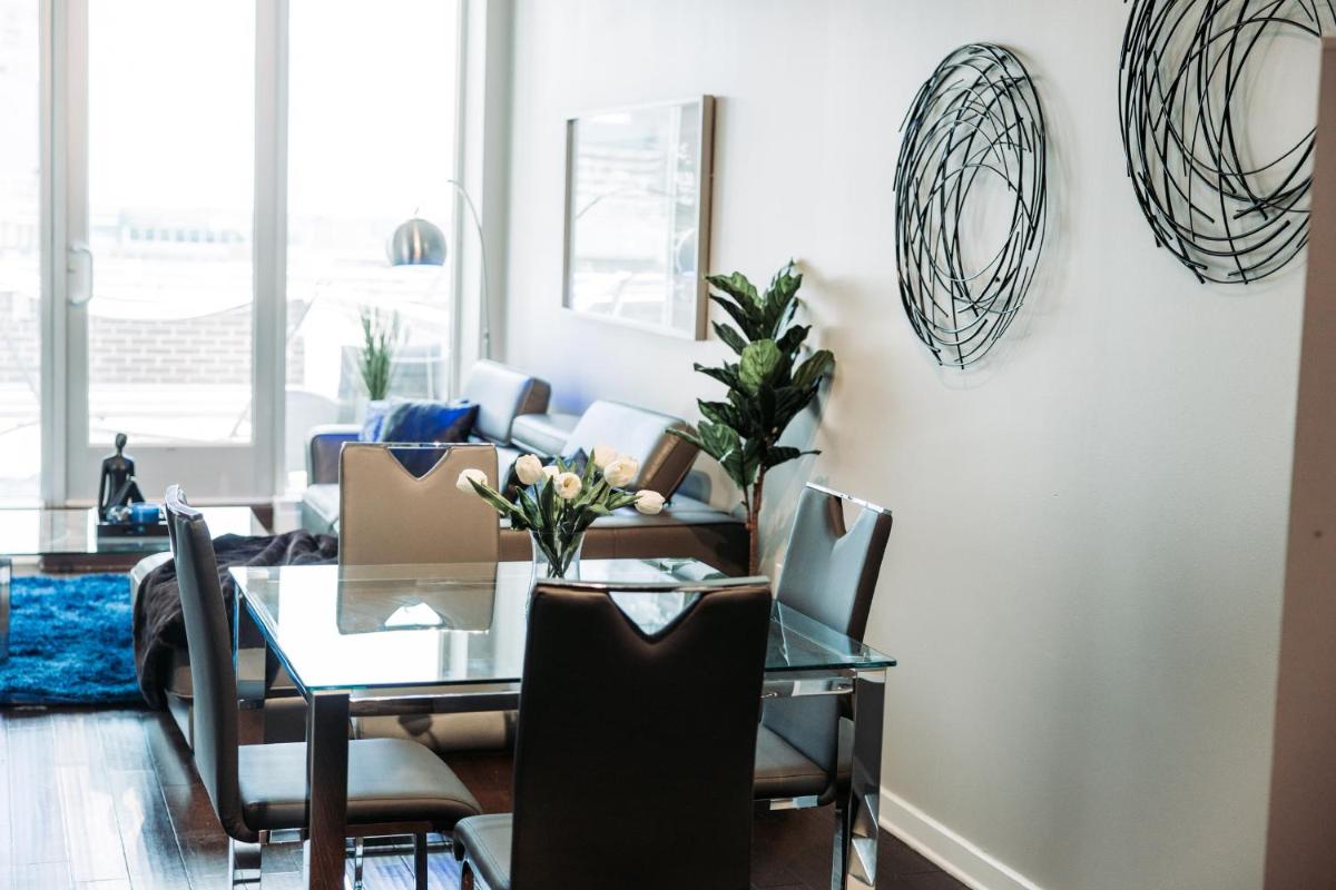 Dallas 2BR Premium PentHouse with Downtown Views - Housity