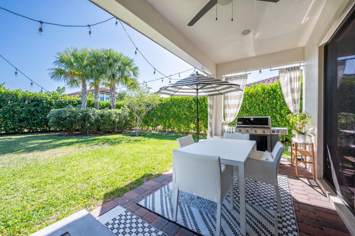 Luxurious Family Home in Parkland - Housity