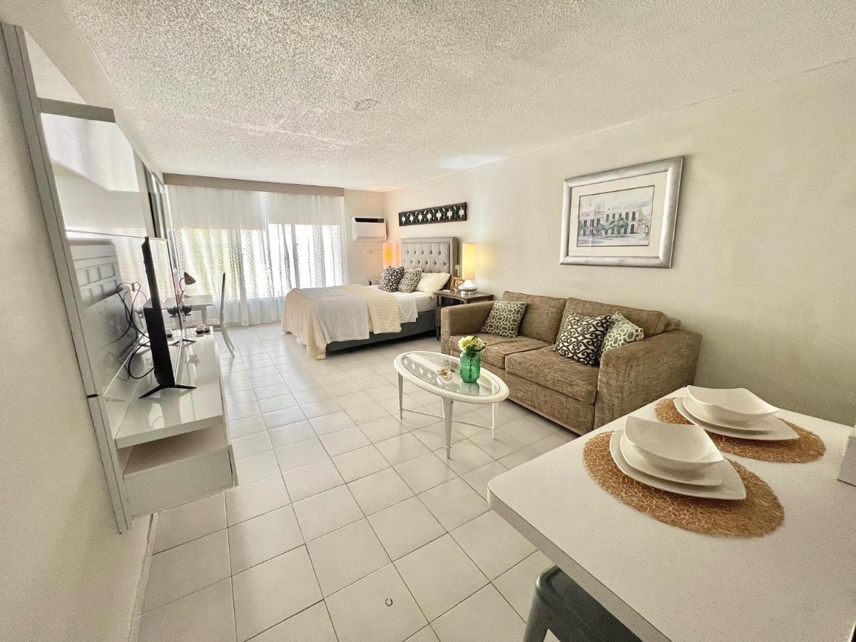 Studio Condo With Free Parking - Housity