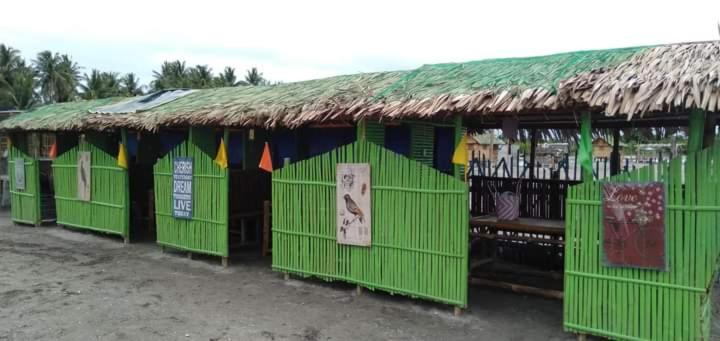 Pasyalan sa dalampasigan - Housity
