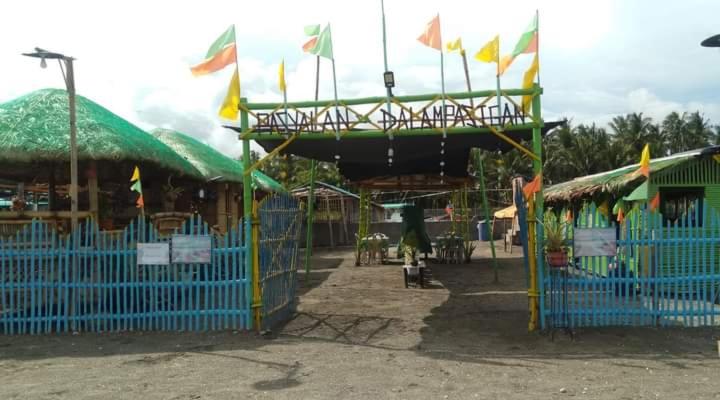 Pasyalan sa dalampasigan - Housity