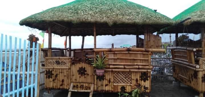 Pasyalan sa dalampasigan - Housity