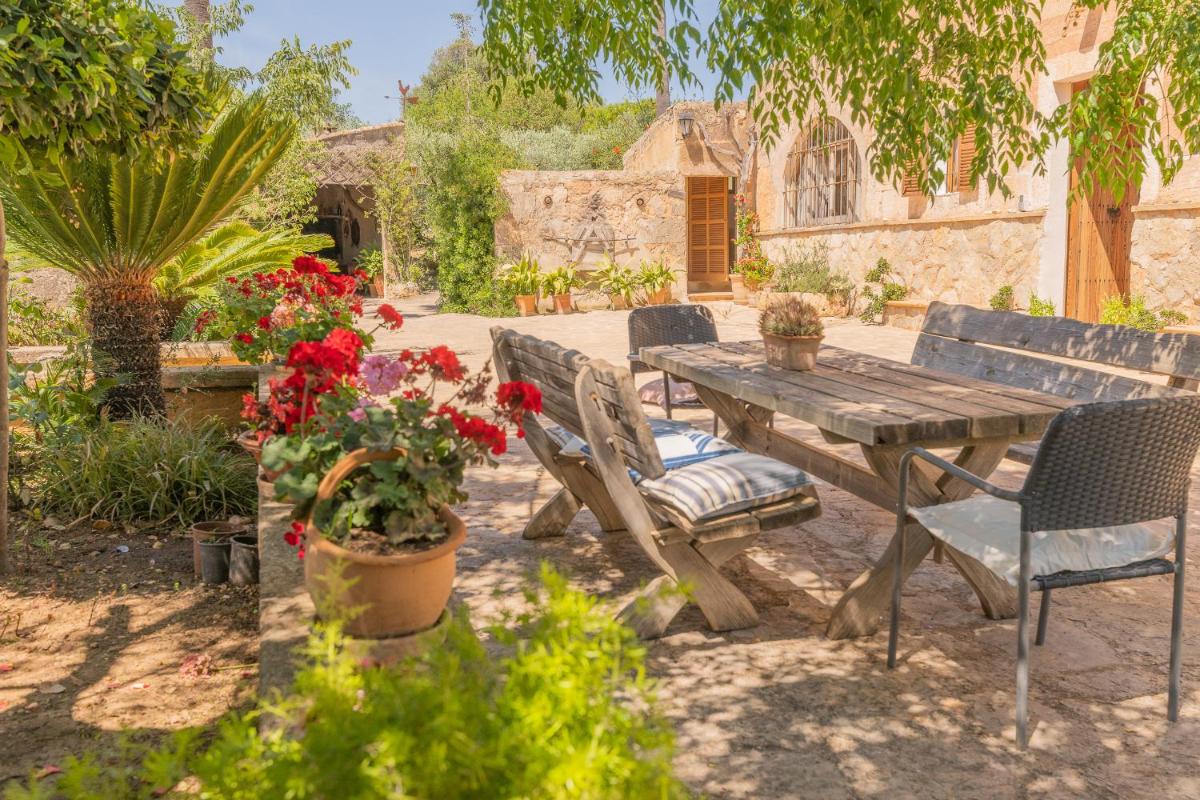 Murtera- Traditional country manor house for 9 people 5 bedrooms and 4 bathrooms near Sant Llorenç - Housity