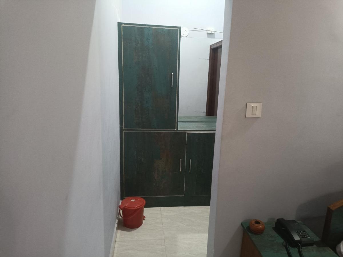 Niloy guest House - Housity