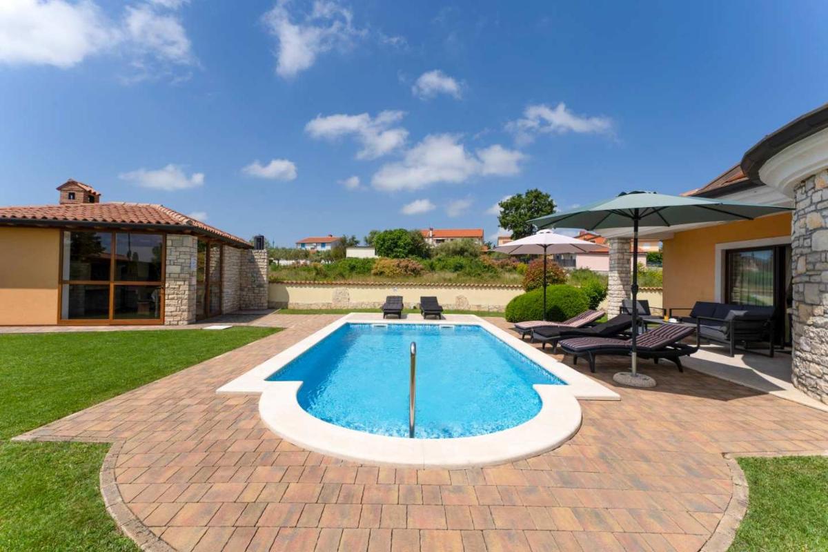 Villa Morena - Housity