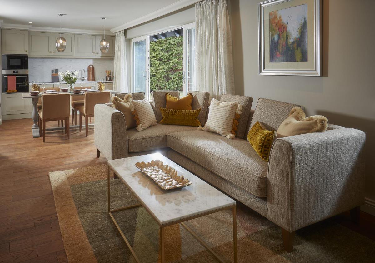 Brockencote Hall - Housity