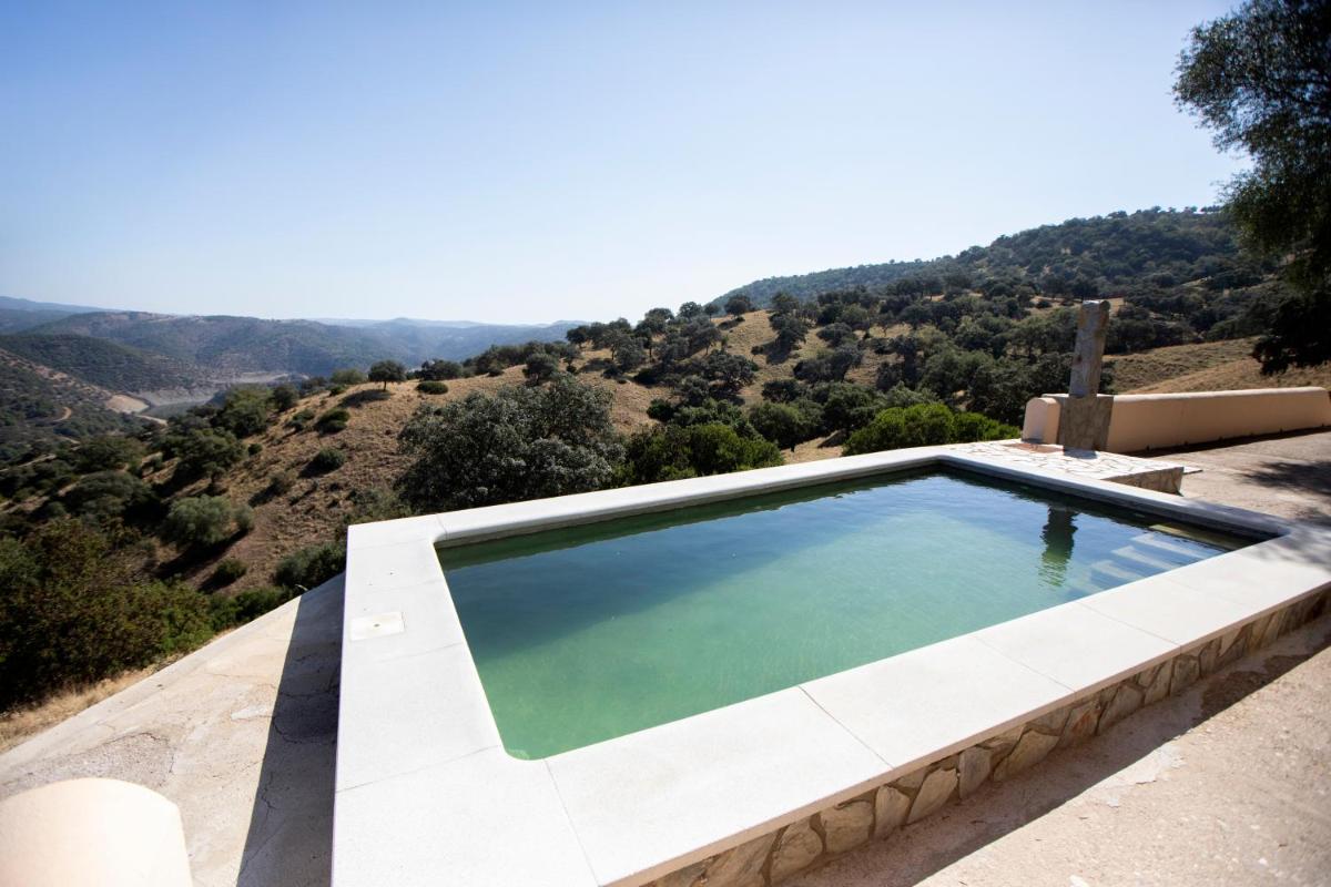 Complejo Rural Las Casas del Pantano - Housity