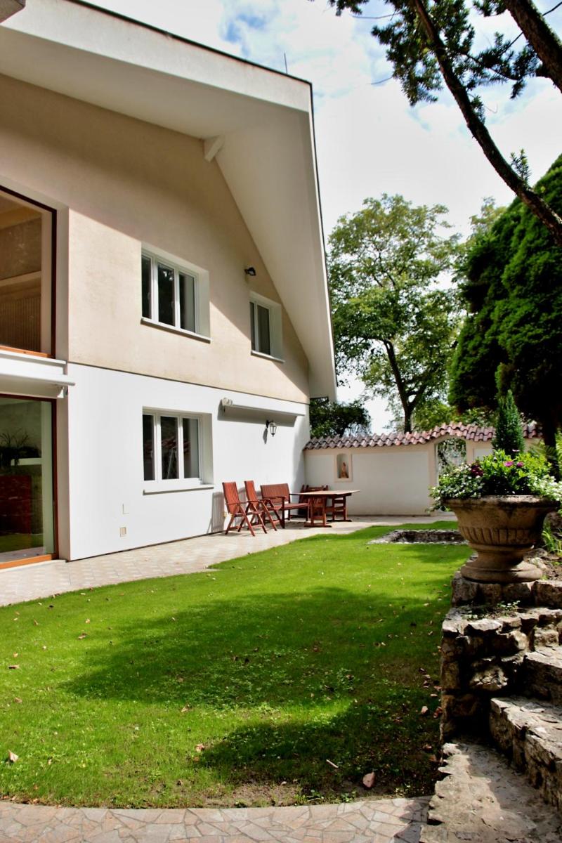 Vila Prag - Housity