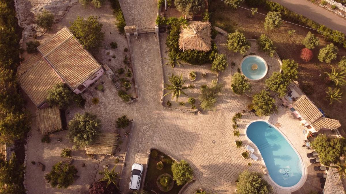 dependance in villa con piscina - Housity