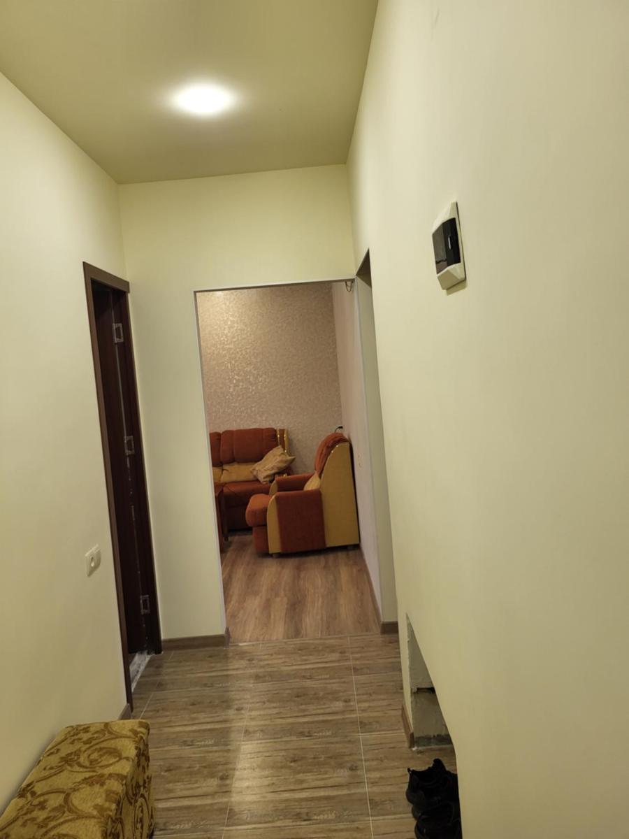Apartment in Yerevan Arshakunyac 48/3 - Housity