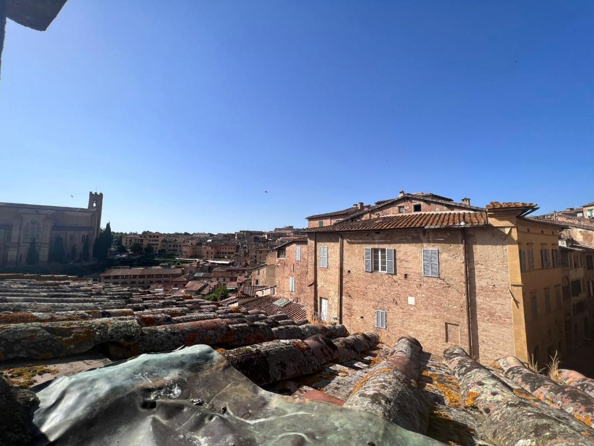 PALAZZETTO SAN GIOVANNI-in front of the Baptistry - Housity