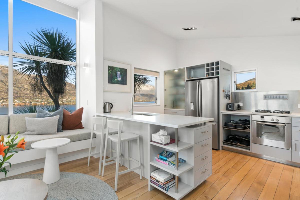 A Stunning Stay - Queenstown Holiday Home - Housity
