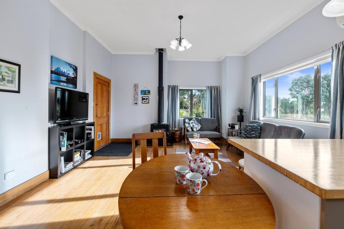 Suitetrails - Ekhaya - New Plymouth Holiday Home