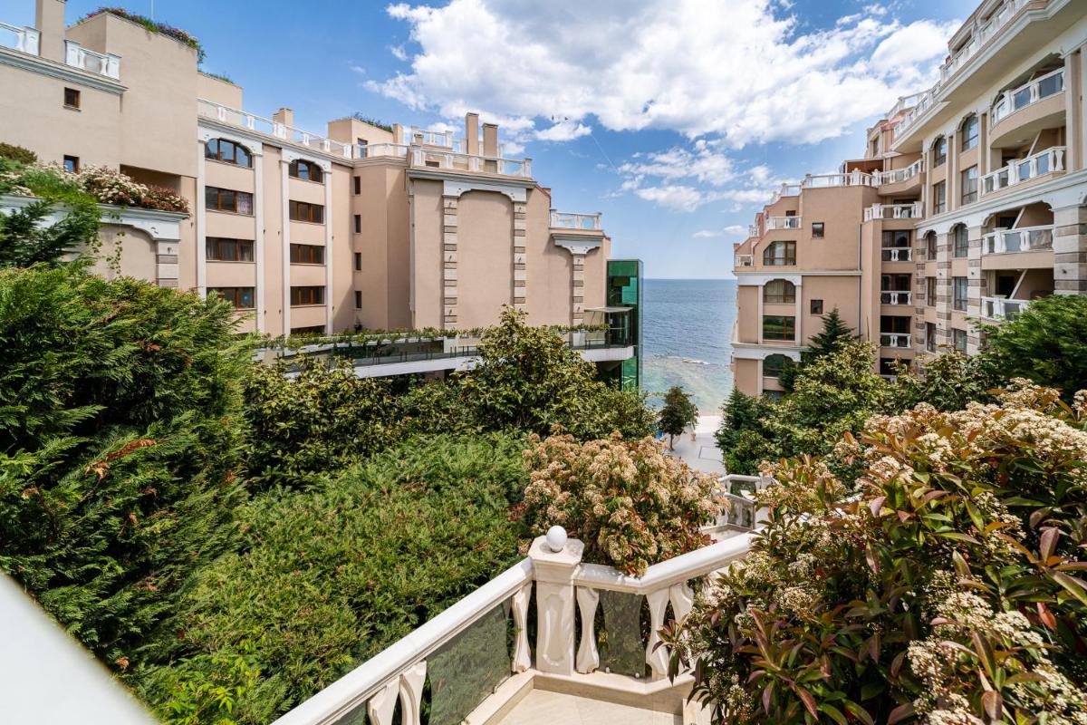 Suitetrails - La Mer Luxury Apartments