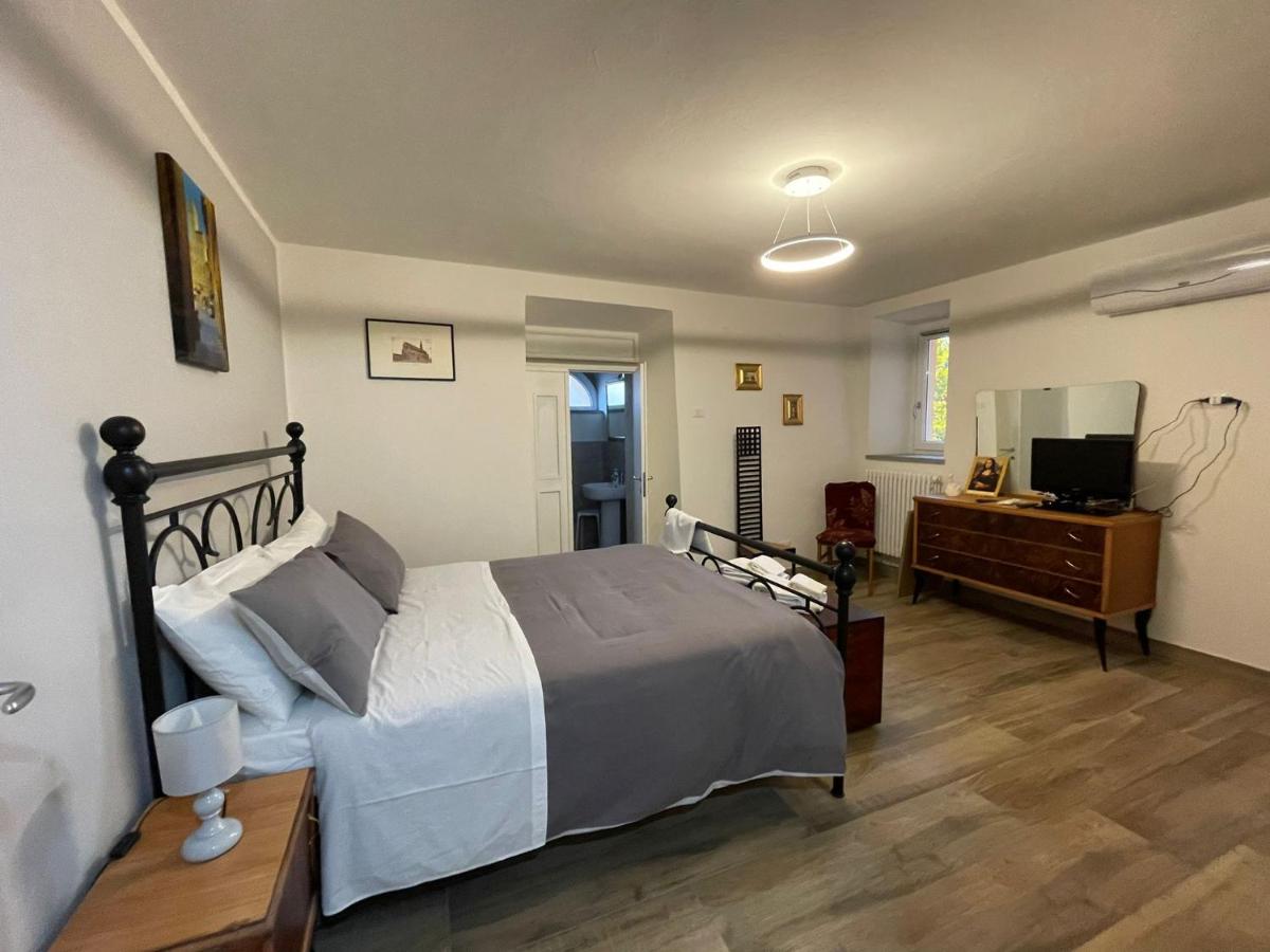 Sassaia11 - Housity