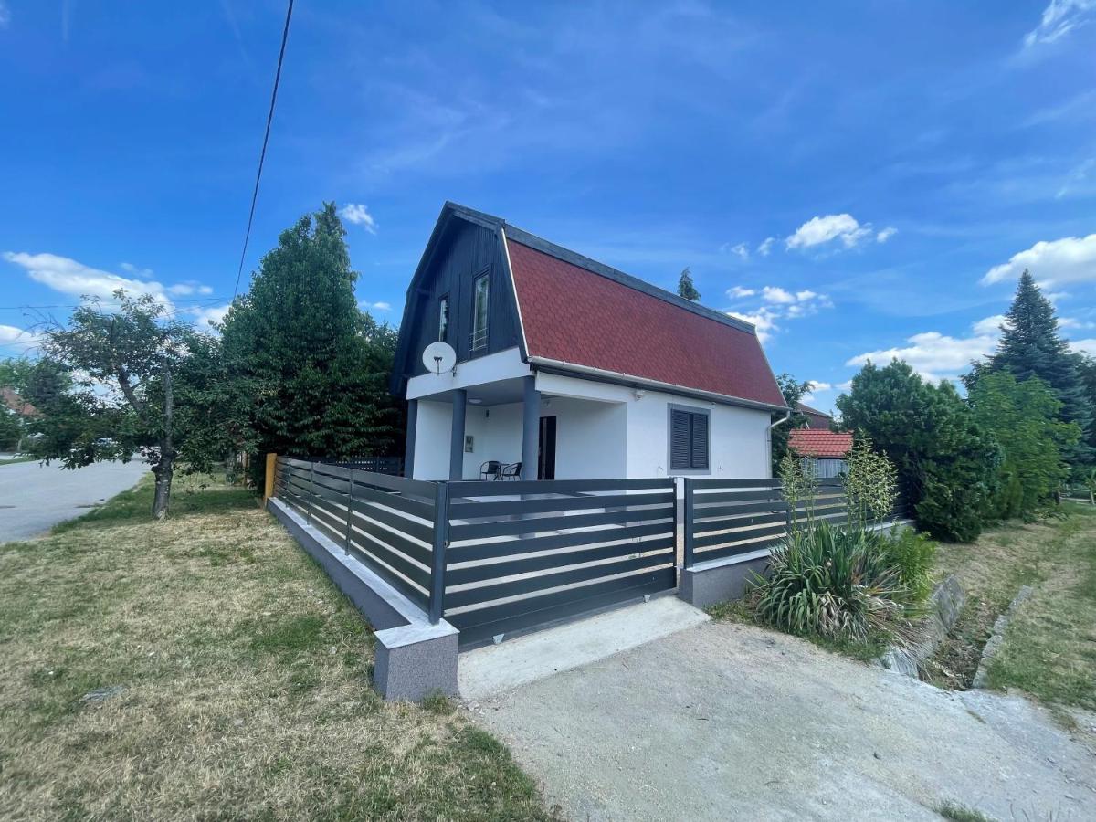 Corner House Zsóry Spa - Housity