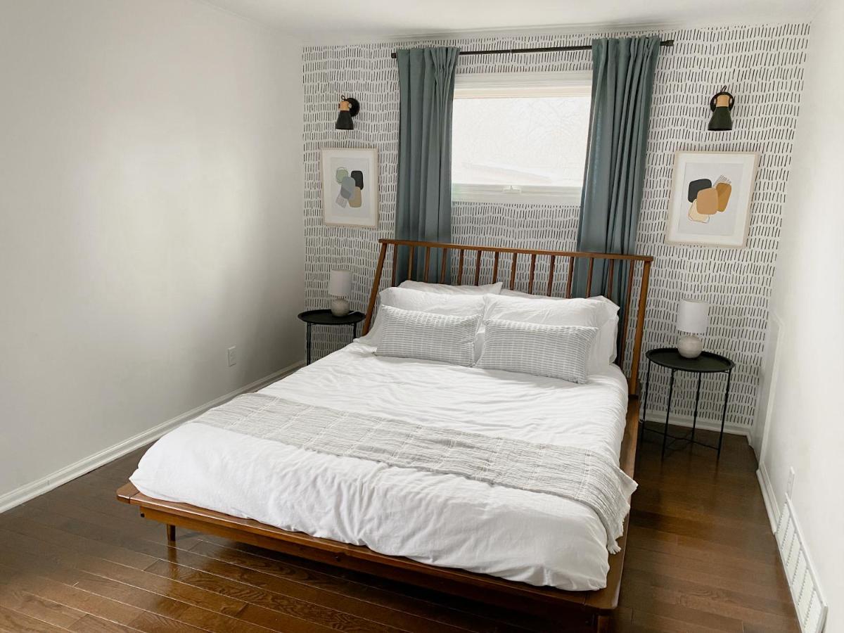 Retro Ypsilanti Cottage - Peloton & Vintage Vibes - Housity