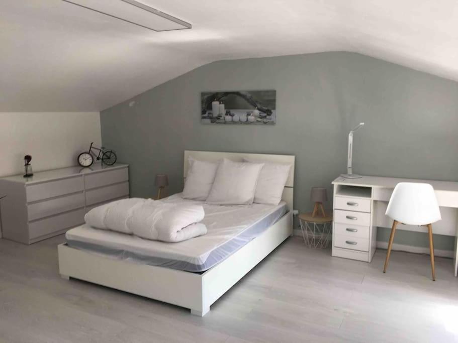 Maison Charentaise tout confort 20 couchages - Housity