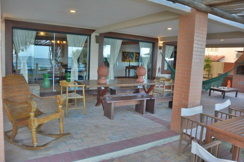 Qavi - Casa beira-mar em Porto-Mirim - Porto-Mirim Beach House - Housity