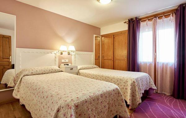 Hostal Vidaller - Housity