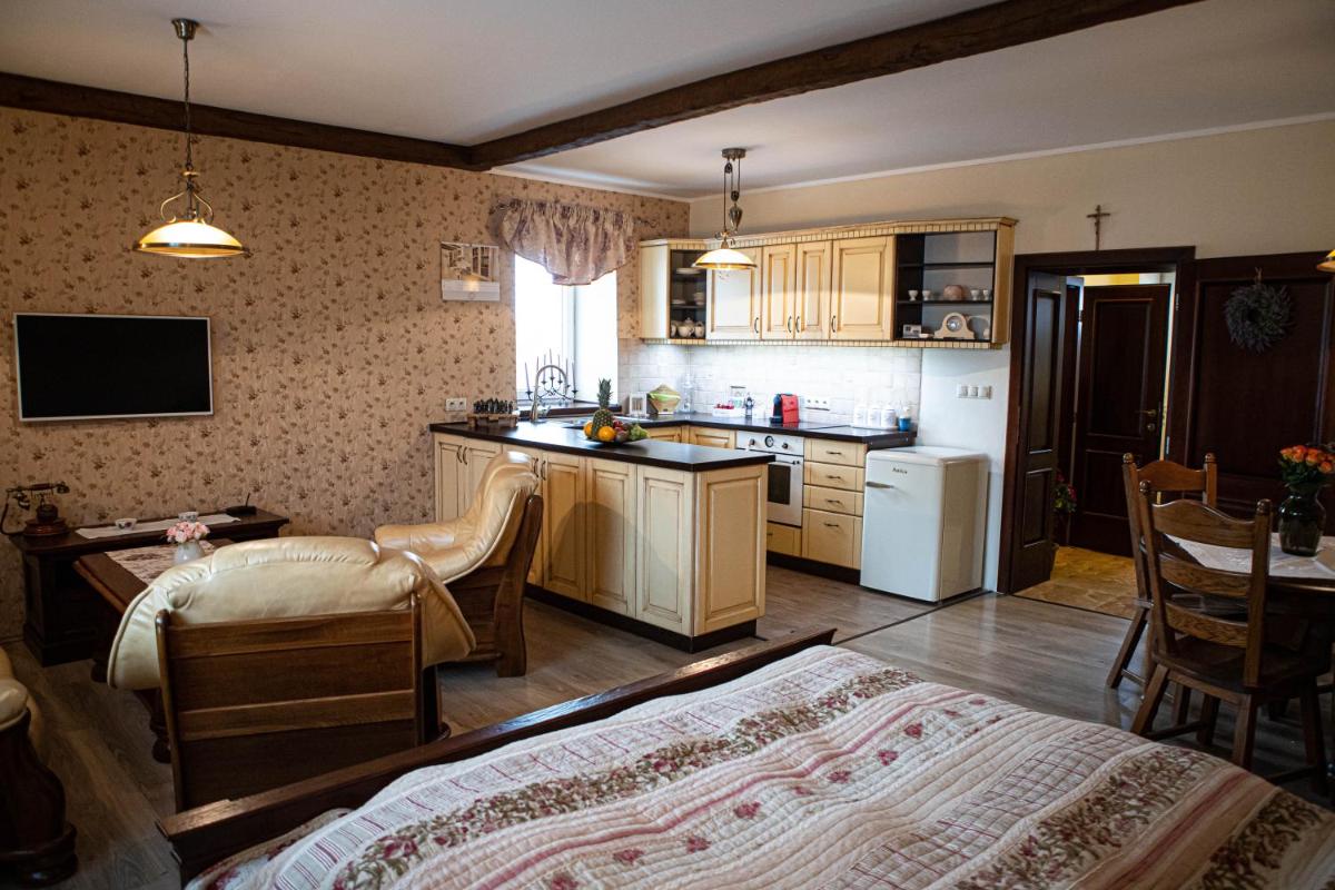 Kalvín Restaurant & Pension - Housity