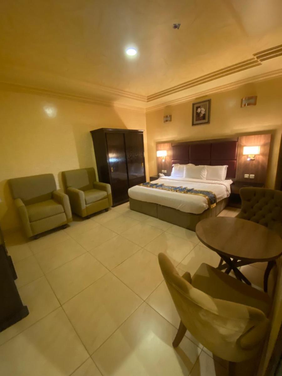 فندق ديوان اليمامة - Housity