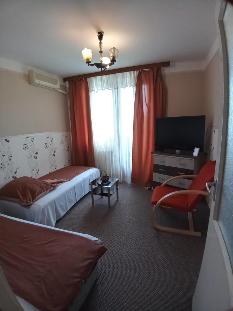 Encsi lak - Housity