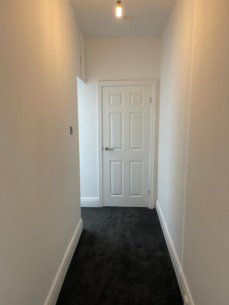 3 bedroom Garden apartment next to craig-y-don park - Housity