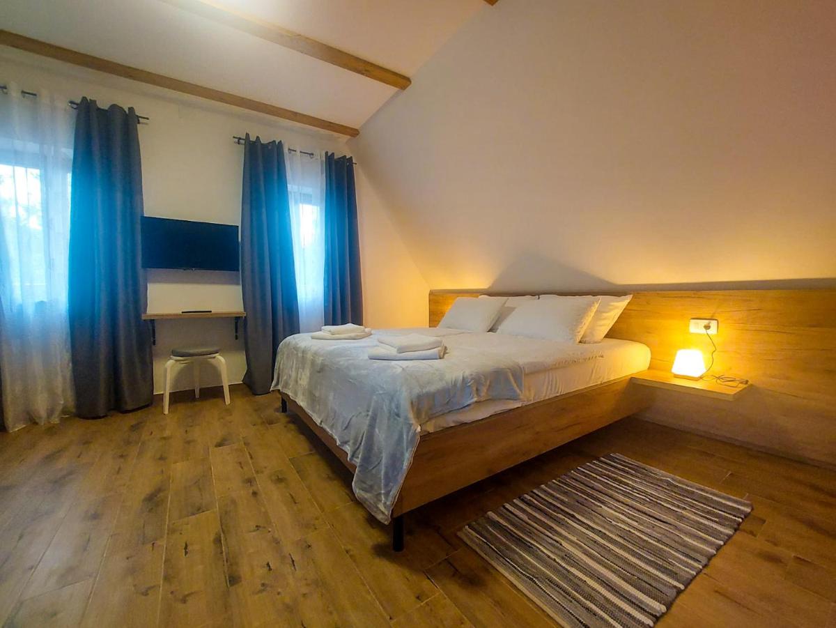 Plitvice Story - Housity