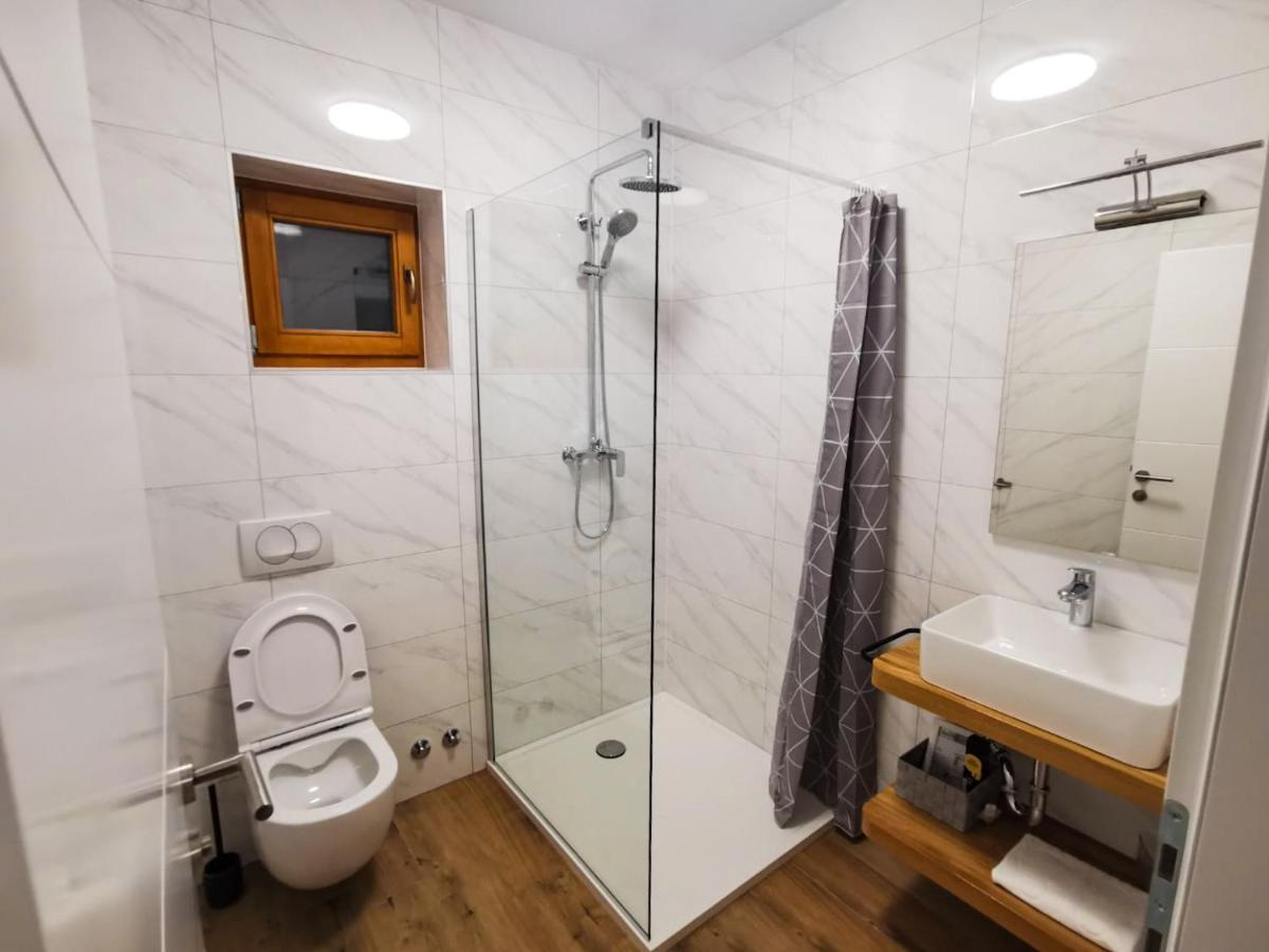 Plitvice Story - Housity