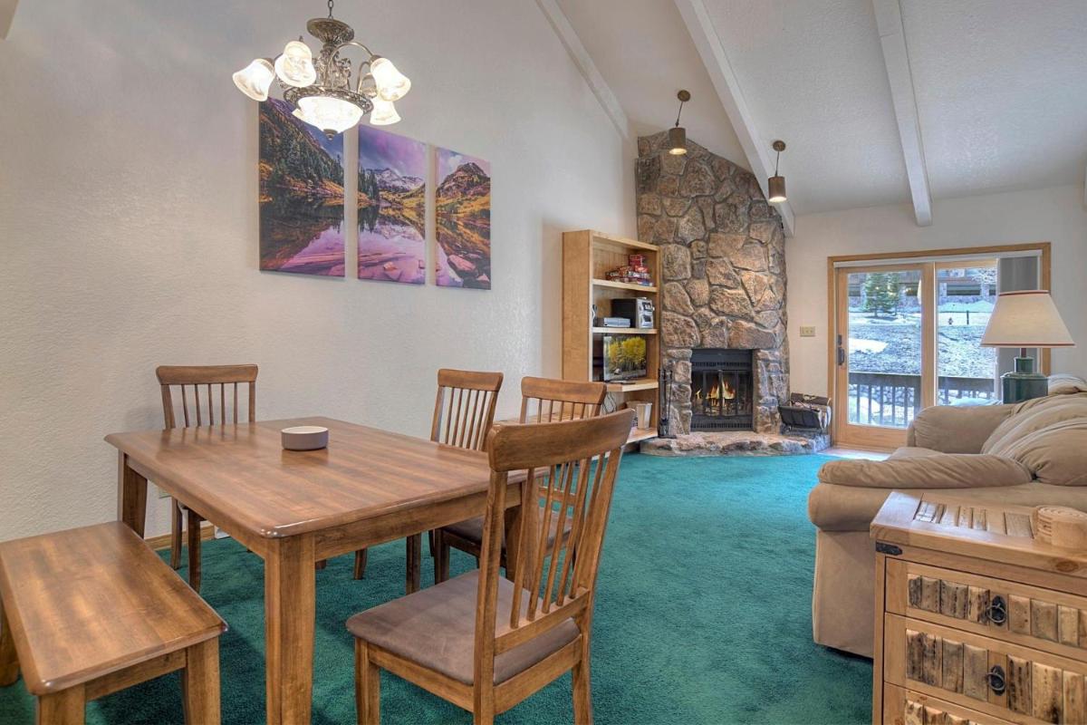 Cascade Village 320 - Housity