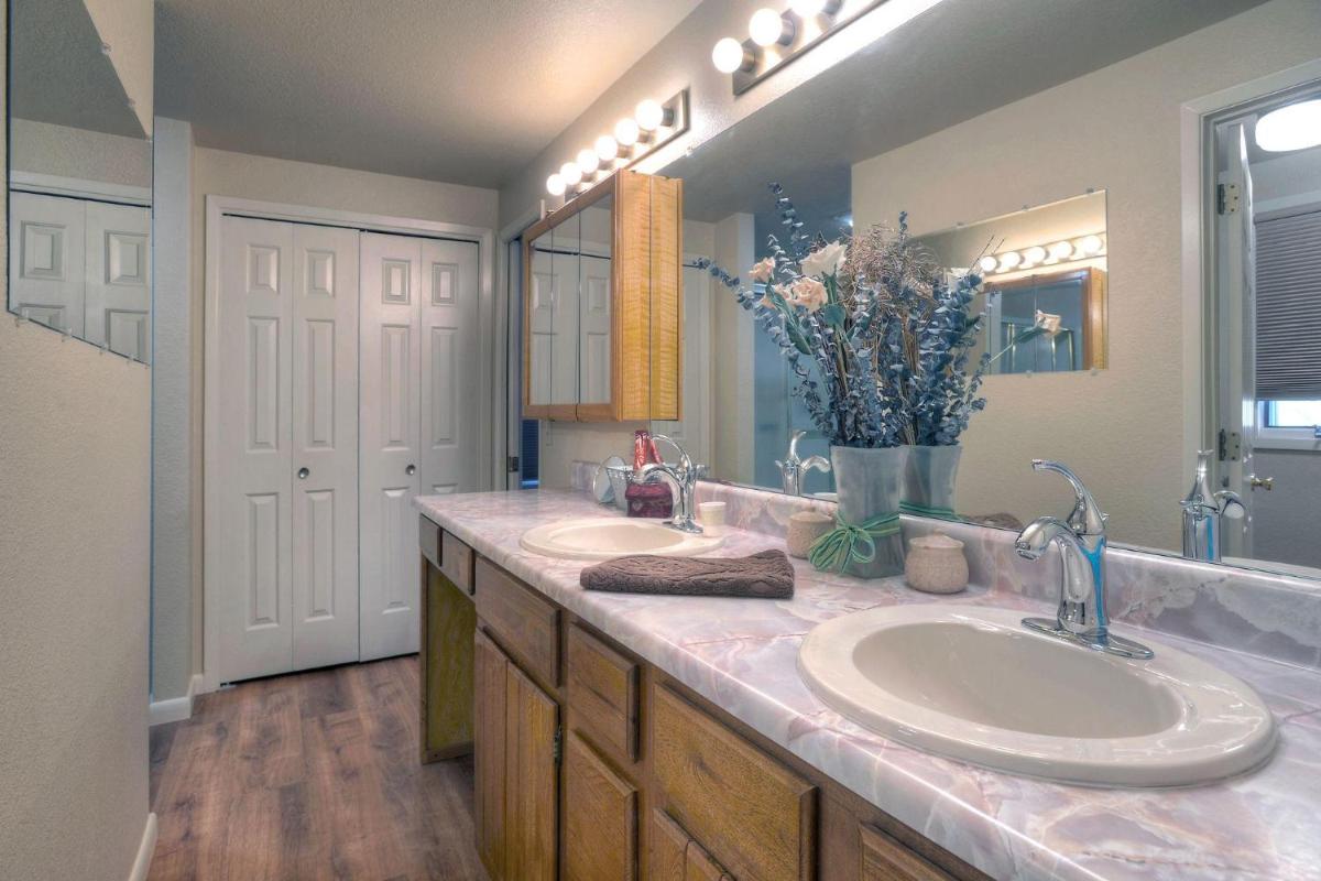 Big Blue House 4398 CR 203 - Housity