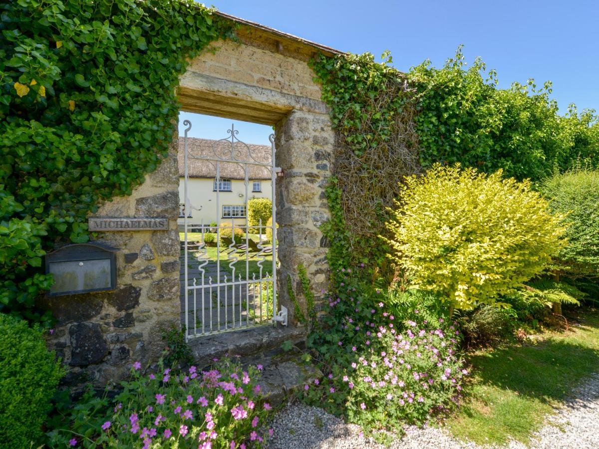 Michaelmas Cottage - Housity