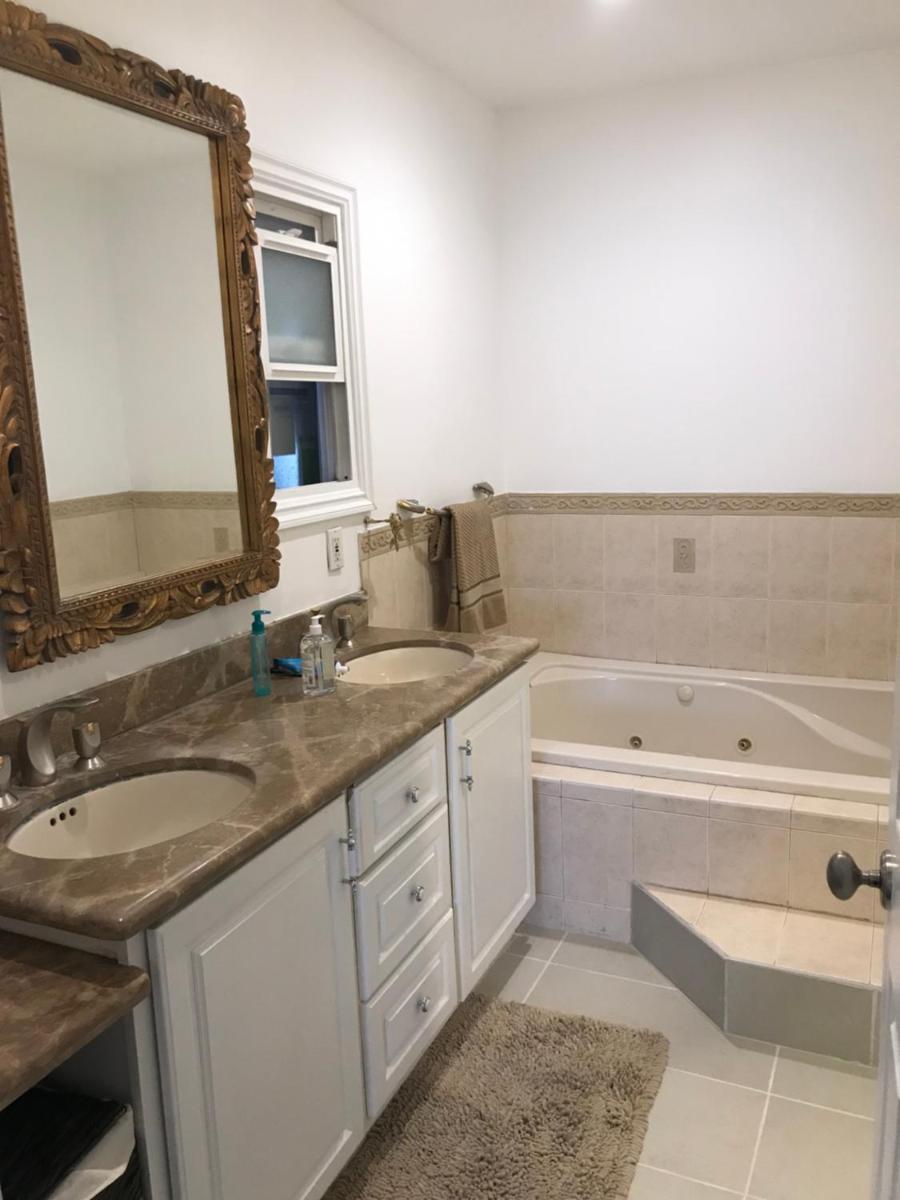 Suitetrails - Stylish 3Bd, 3Ba Home in Beverly Hills