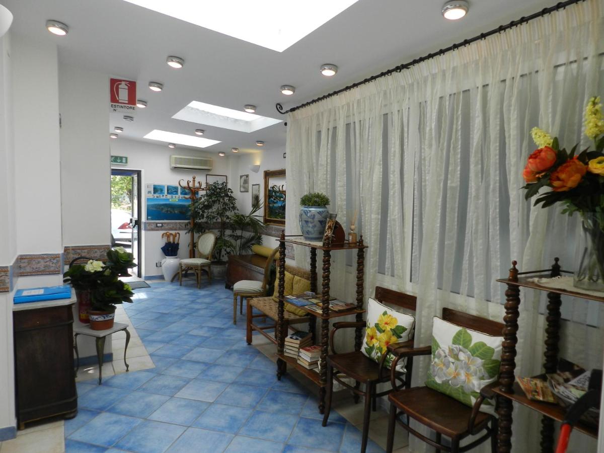 Hotel Punta Mesco - Housity