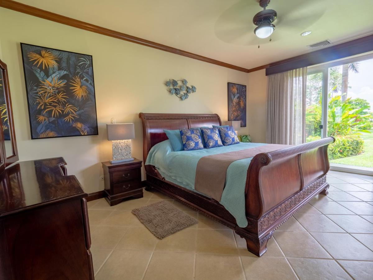 Ocean Front Condo In Peaceful, Gated Community - Housity