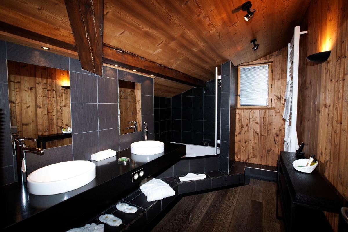 Salle de bains dans l'établissement Hotel Le Samoyede