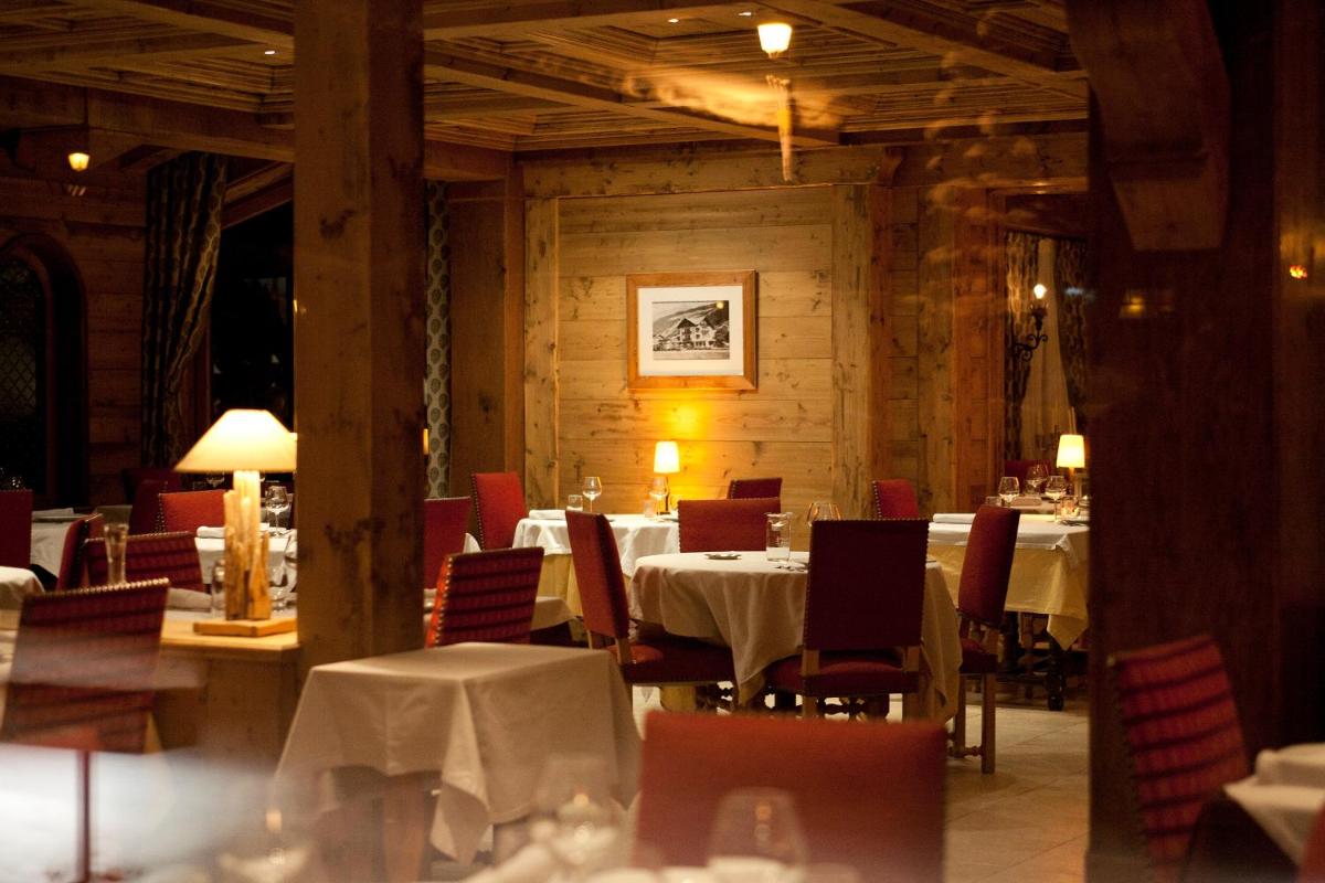 Restaurant ou autre lieu de restauration dans l'établissement Hotel Le Samoyede