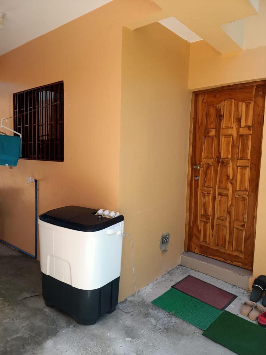Paniqui, Tarlac - Madrid - Housity