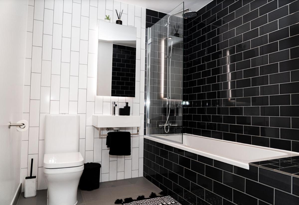 Royal Wharf - 1 Bed - Balcony - River & City View - Housity