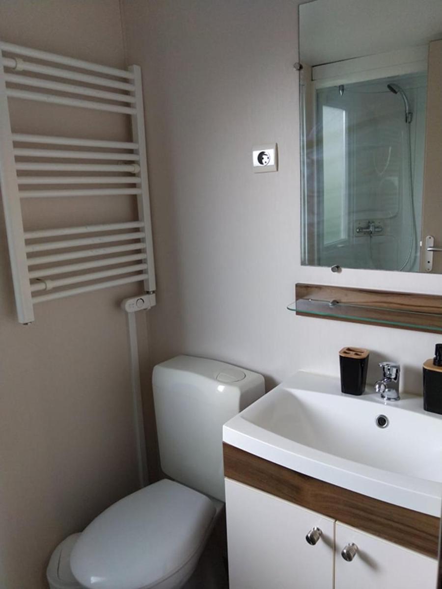 Mobil-home 42, proche animations - Housity
