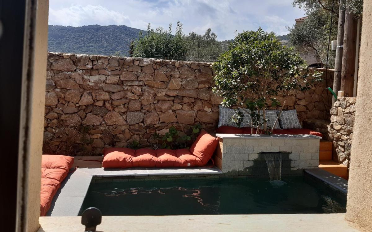 Maison 2 chambres et piscine chauffée entre L'Ile Rousse et Monticello - Housity