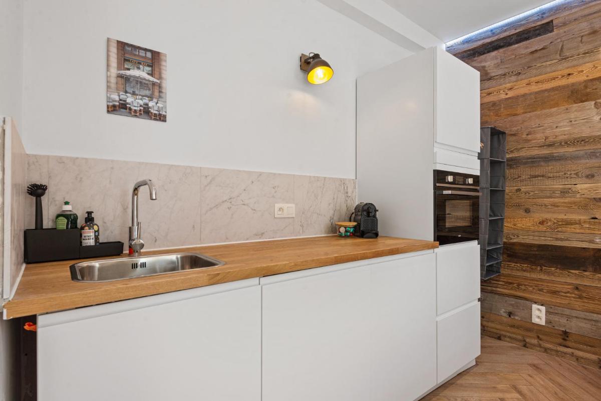 Suite city center in quiet street & airco - Housity