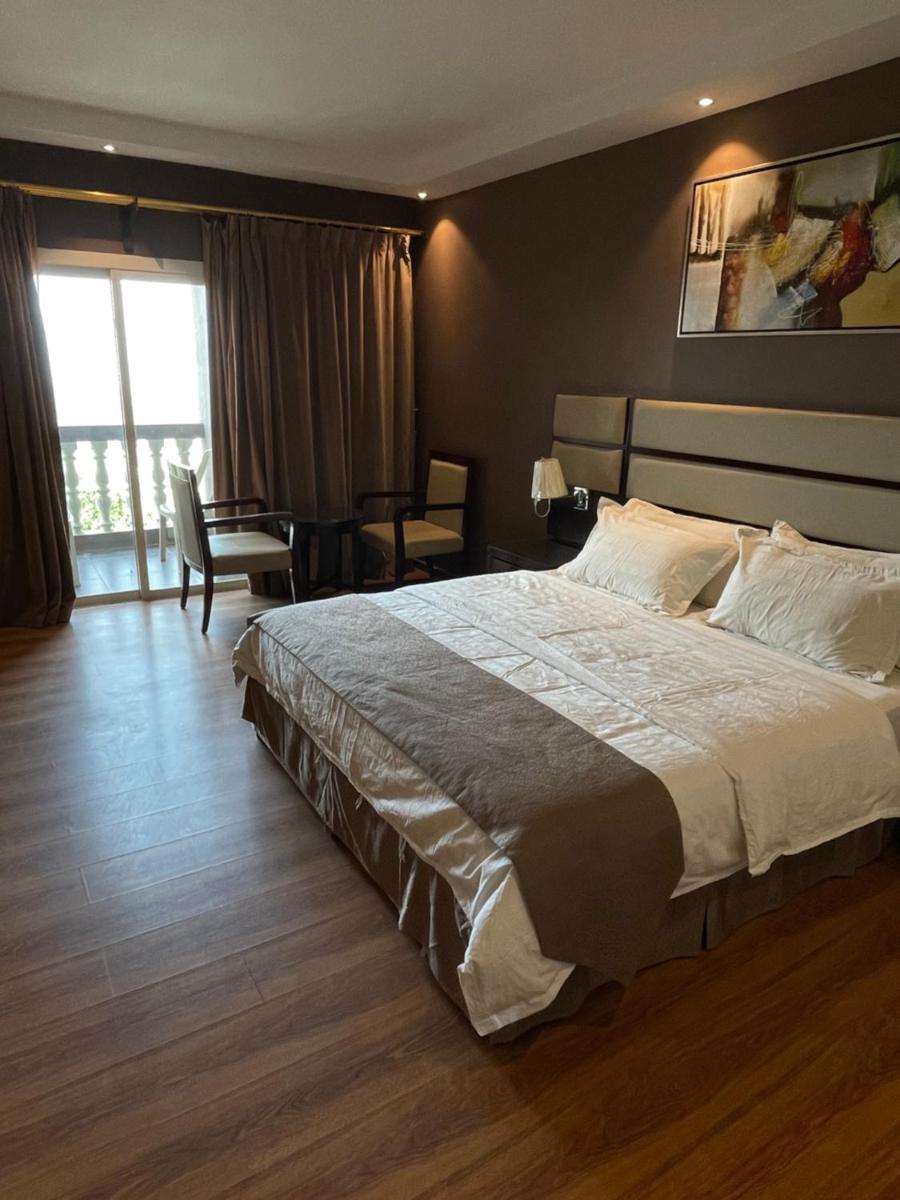 Green View Hotel - Housity