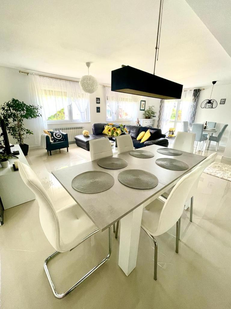 U Gosi Zator - Housity