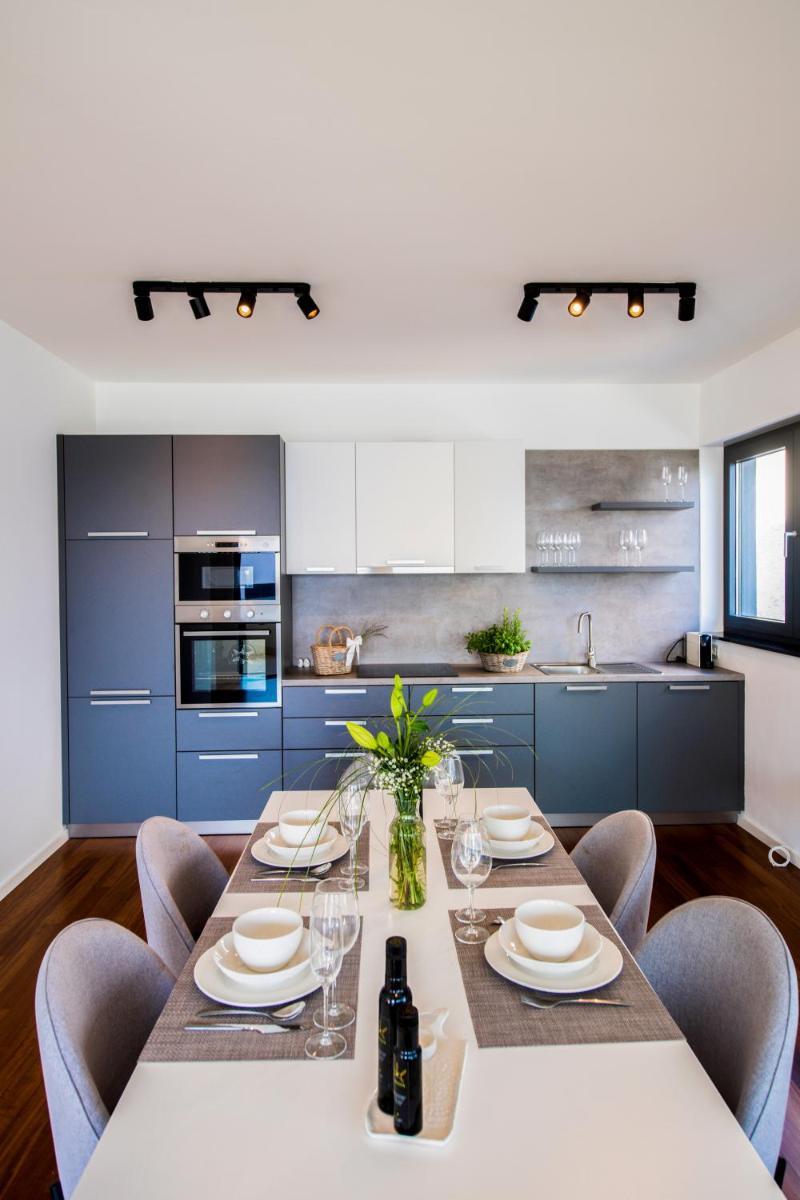 Crystal Holiday Residence - Housity