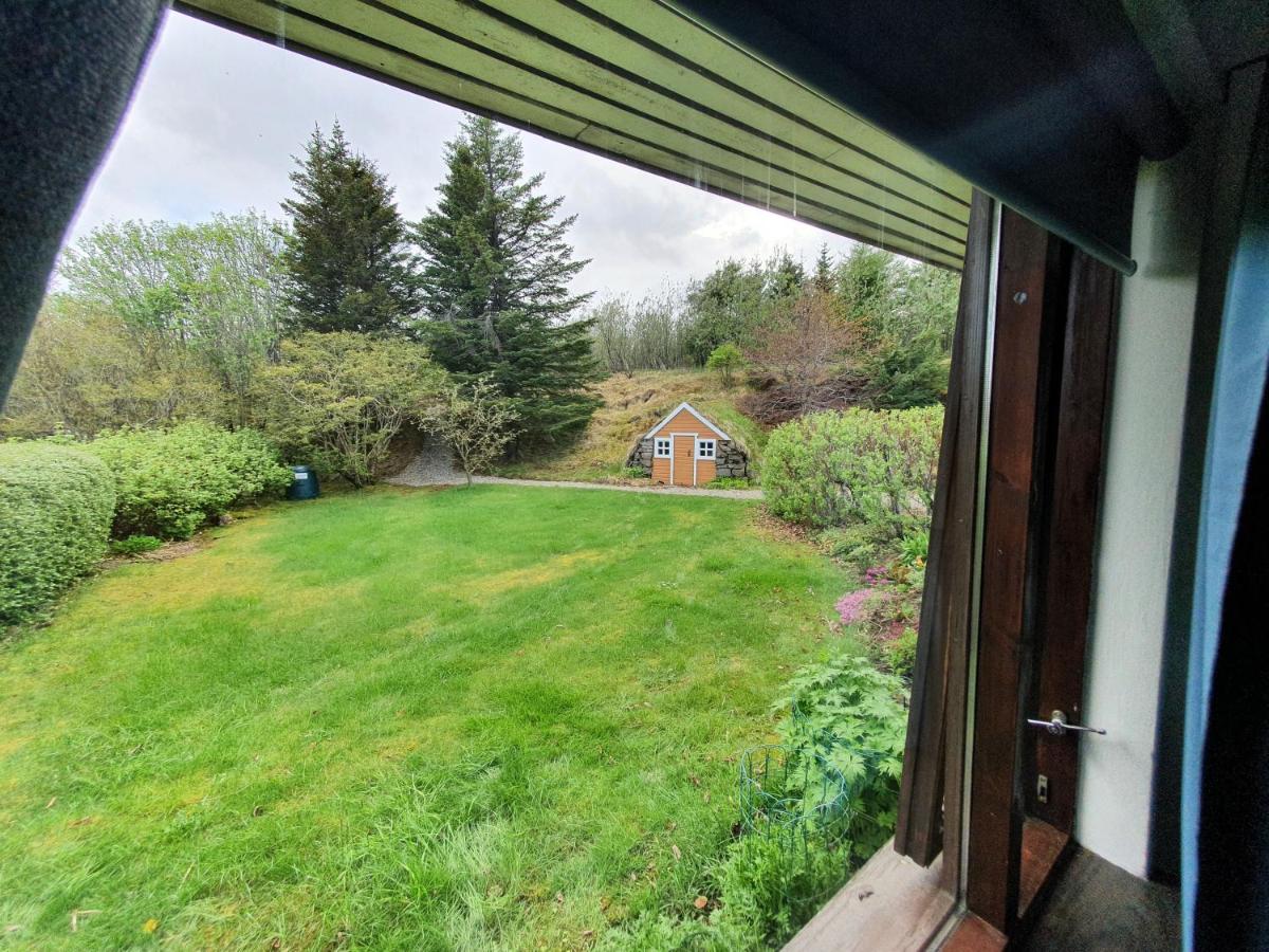 House with a magical garden and sunroom - Housity