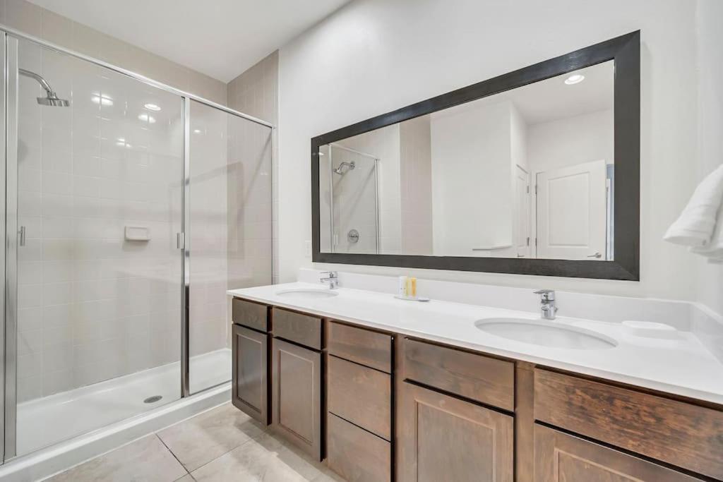 Regal Oaks Resort Townhouse - Housity