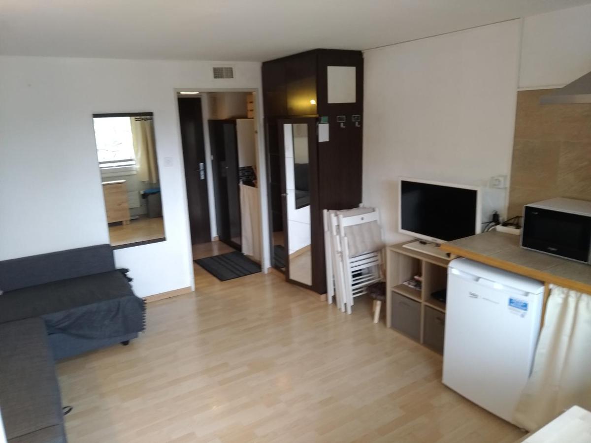 Studio appartement avec piscine, ski Porte du soleil Morgins, PS3 games, wash & bring sheets - Housity