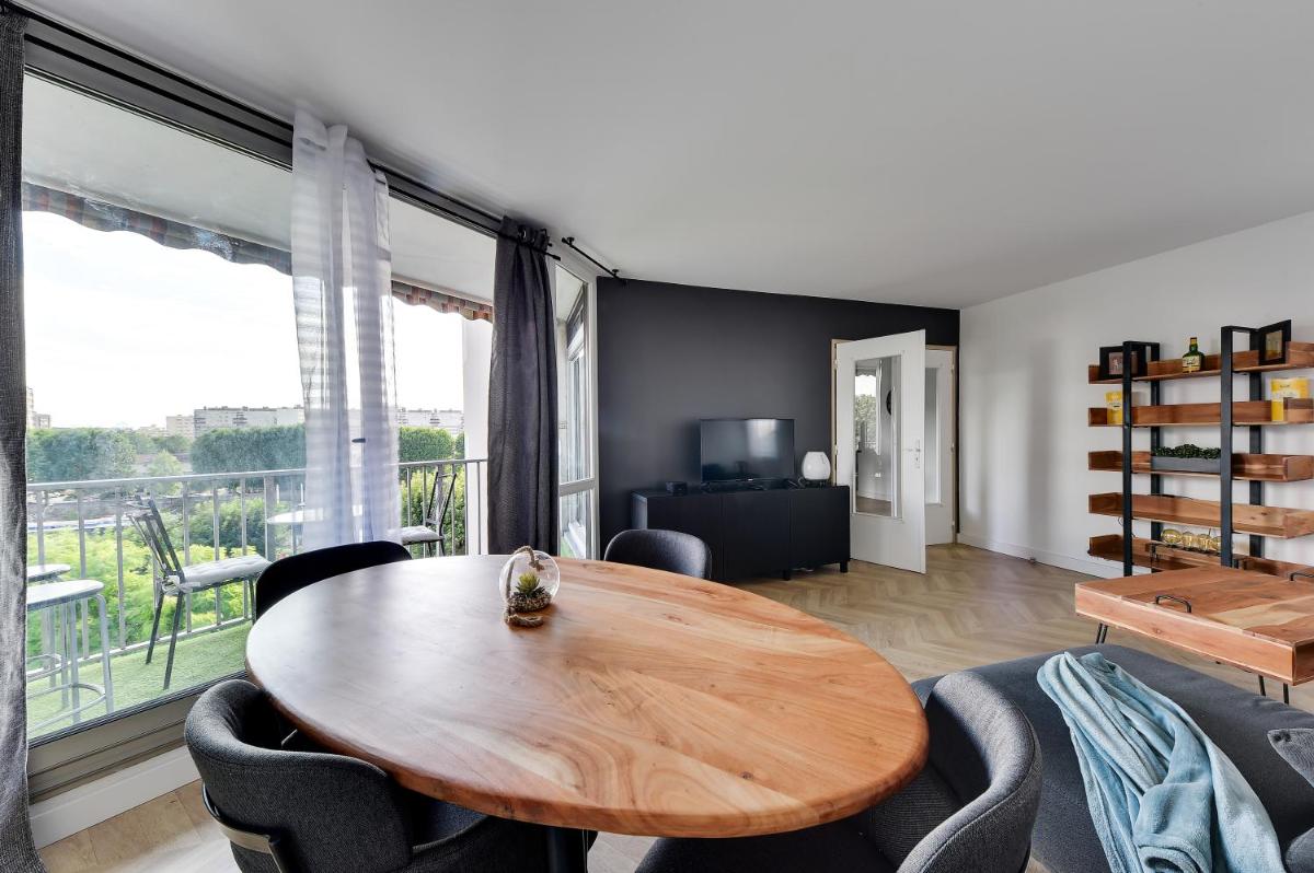 Suitetrails - Chic apart with parking and balcony